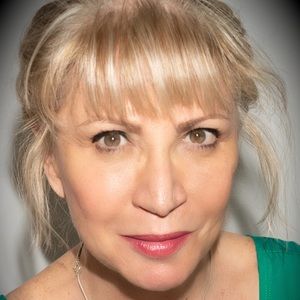 Meet your Posher, Caroline